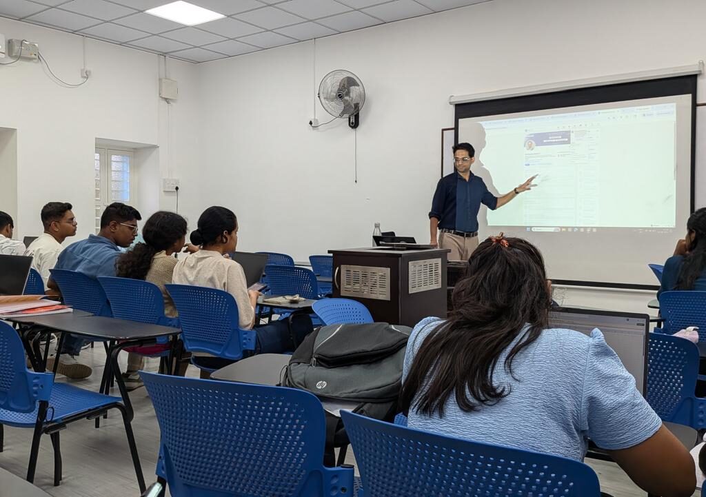 GEMS B SCHOOL — Internship Productivity Toolkit